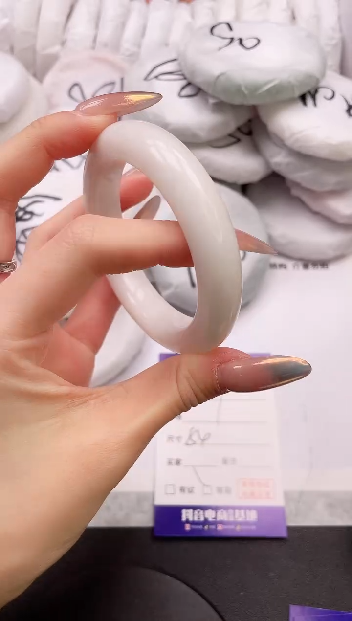 【闪购商品】和田玉手镯未镶嵌22L87-52