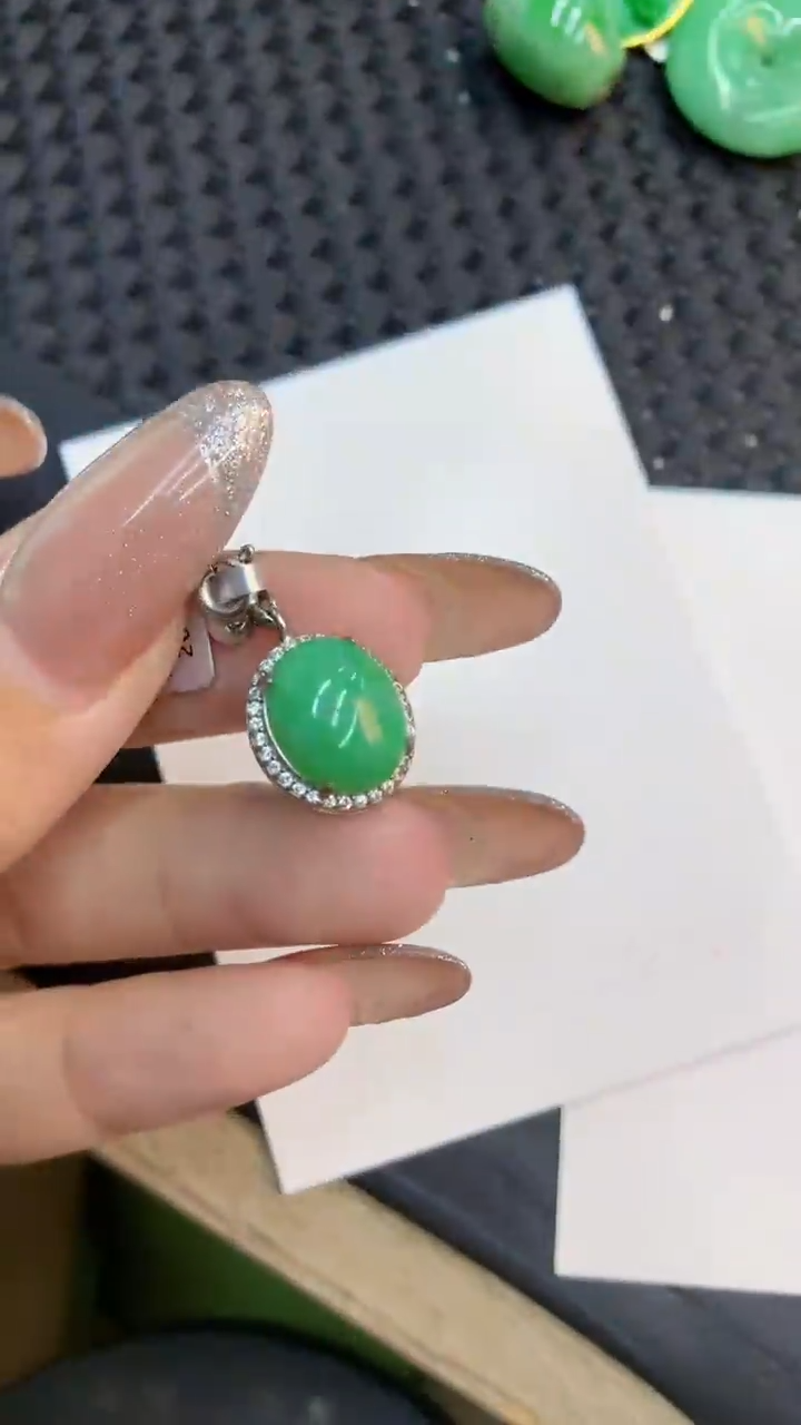 颈饰未镶嵌翡翠1
