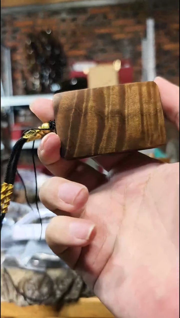 金丝楠无事牌脖挂