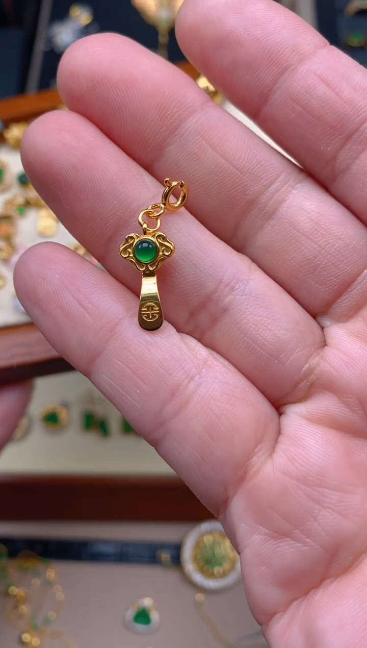 【闪购商品】翡翠吊坠(不含链)银S925镶嵌万能扣