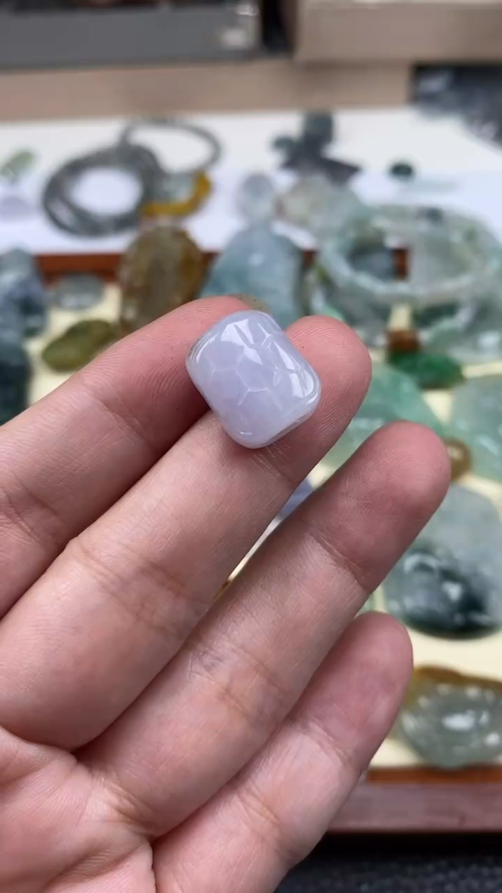 【闪购商品】翡翠挂件未镶嵌龟壳