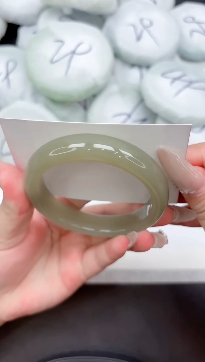 未镶嵌手镯石英质玉42-59.7