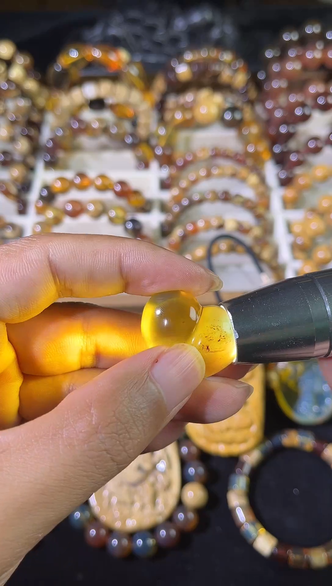 琥珀颈饰未镶嵌金棕屁桃24*27mm6.2g