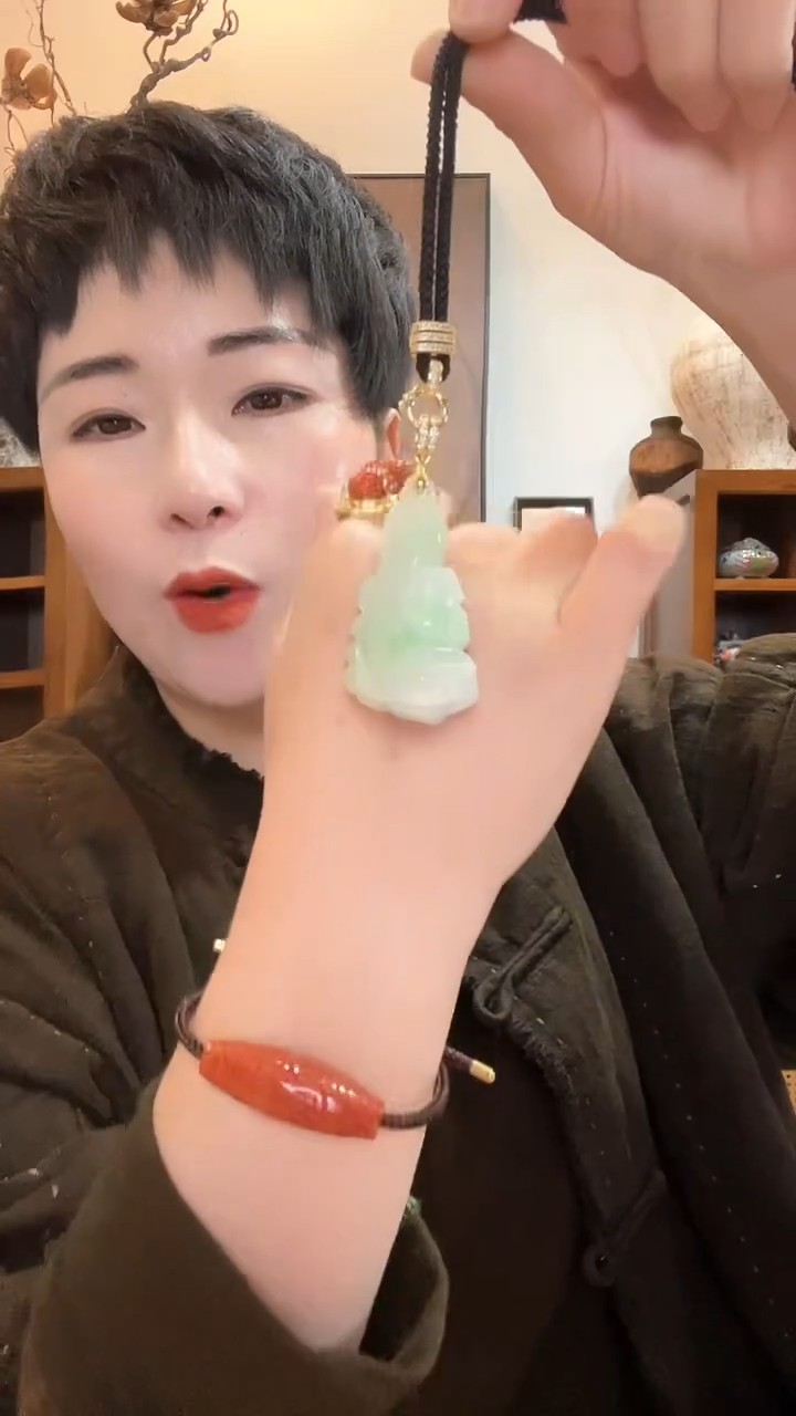 吊坠(赠链)未镶嵌翡翠698
