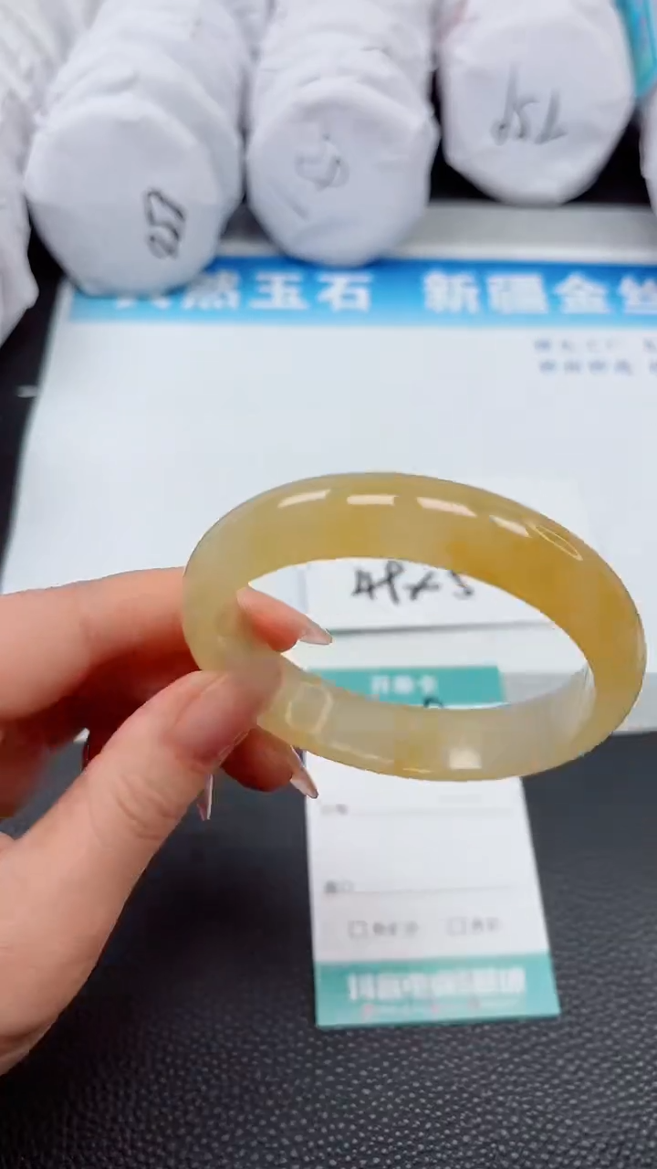 【闪购商品】石英质玉手镯未镶嵌A389