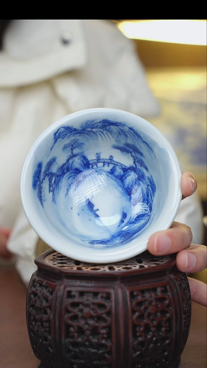 M****⁸青花山水压手杯一个368