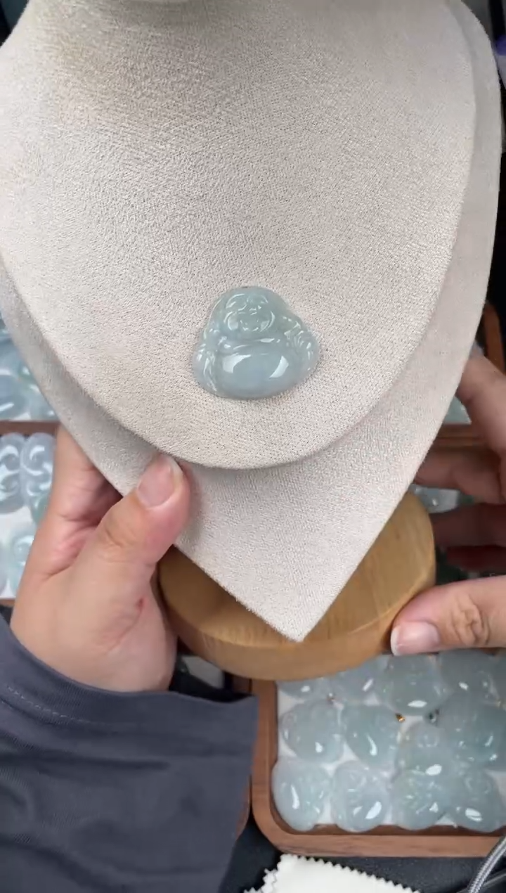 颈饰未镶嵌翡翠佛公