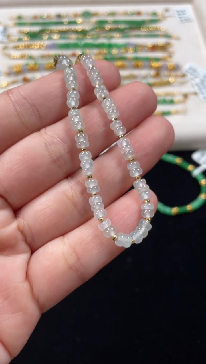 18K金镶嵌手串翡翠一条   P218