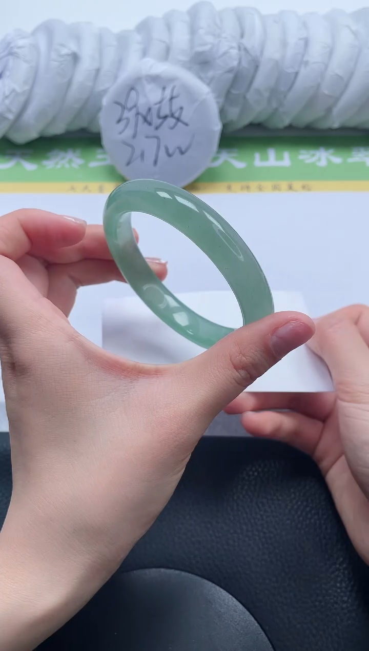 【闪购商品】石英质玉手镯未镶嵌A208-58