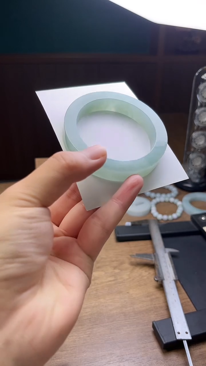 未镶嵌手镯定制翡翠向**?定制