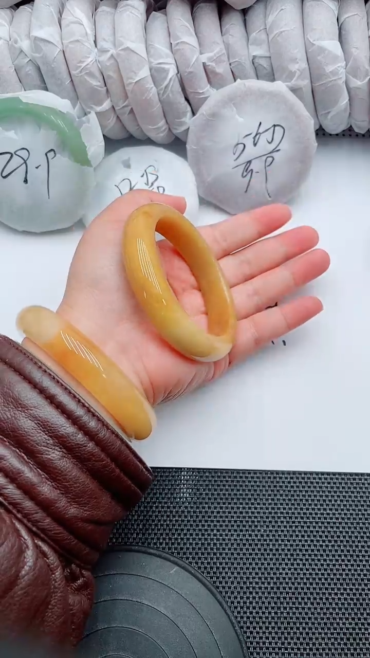 未镶嵌手镯石英质玉20-59-60