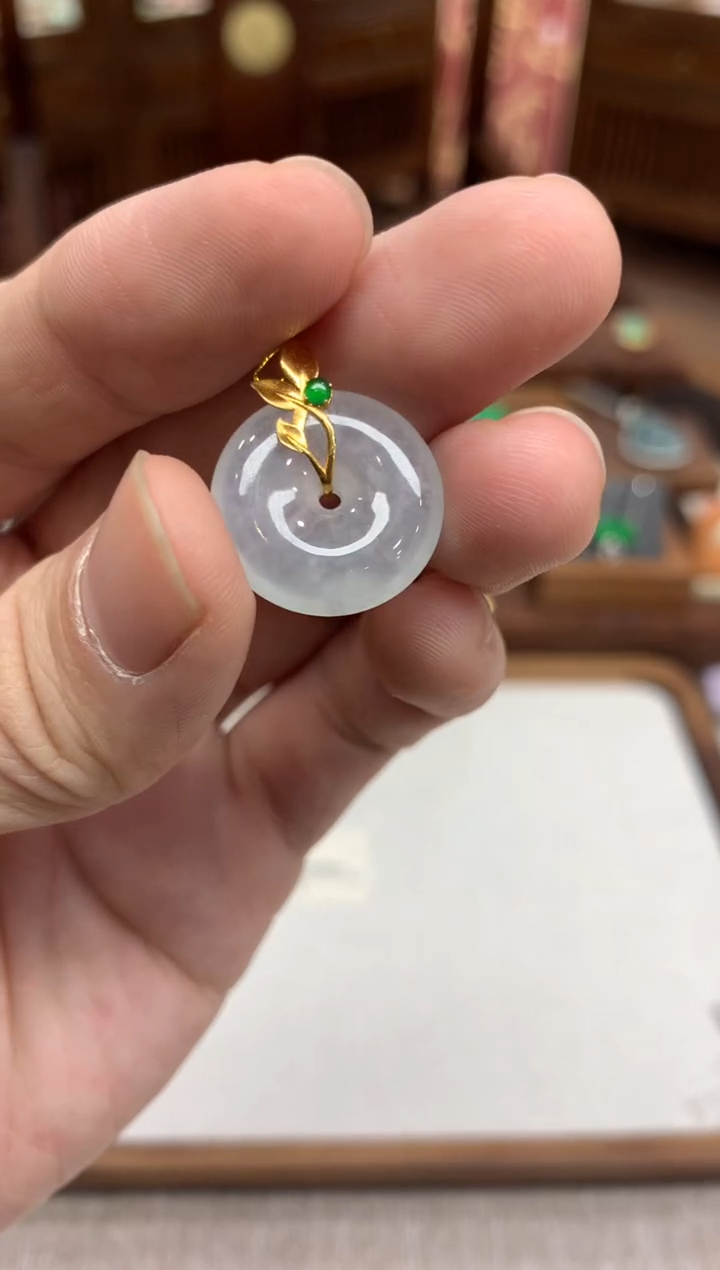 【闪购商品】翡翠吊坠(不含链)18K金镶嵌平安扣