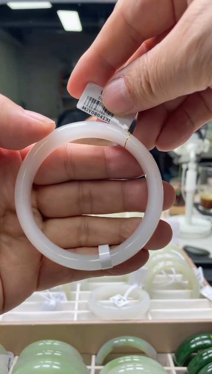 【闪购商品】和田玉手镯未镶嵌编码4131 圈口60-61