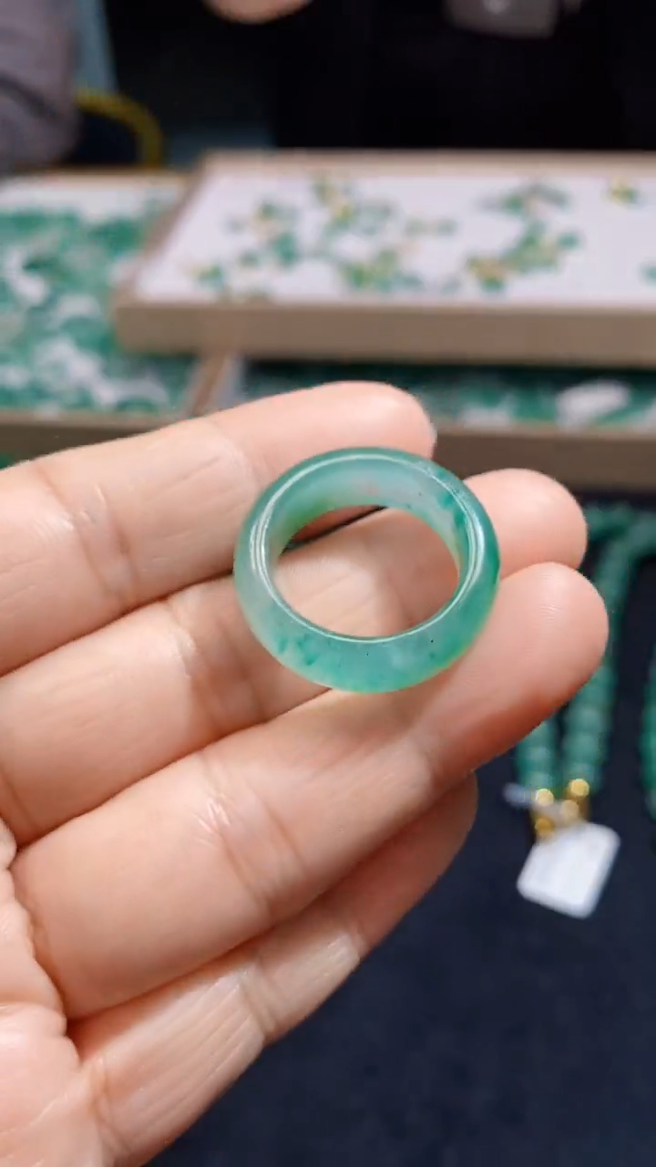 【闪购商品】石英质玉戒指合金天然A货非洲翠