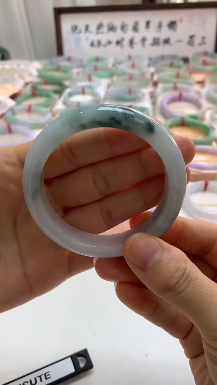 未镶嵌手镯翡翠55飘花