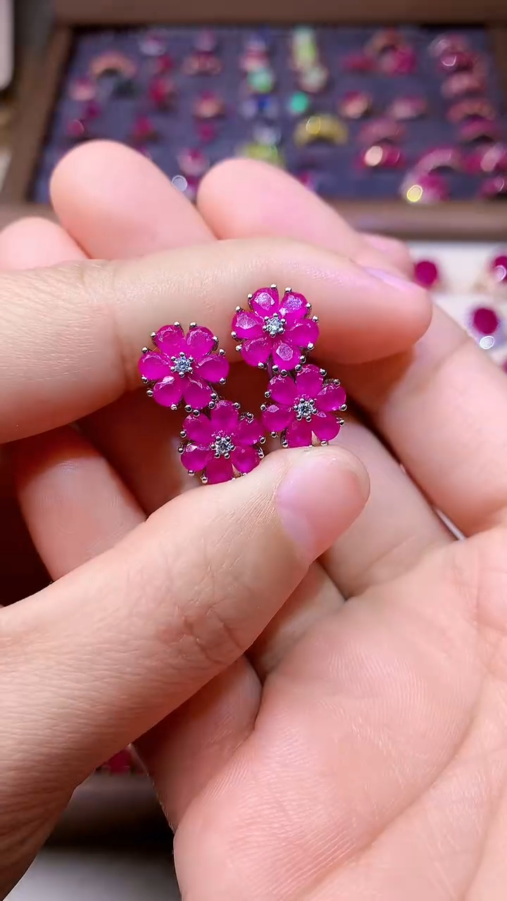 【闪购商品】红宝石耳饰银S925镶嵌0000