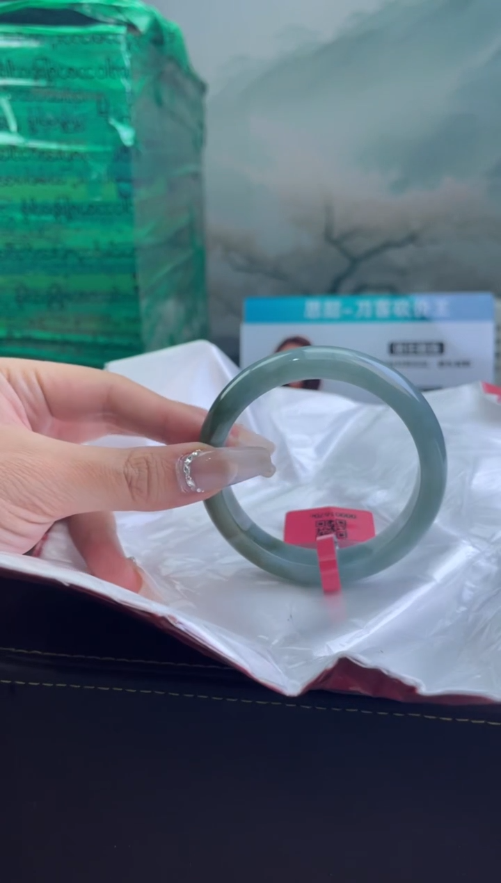 翡翠手镯未镶嵌2          