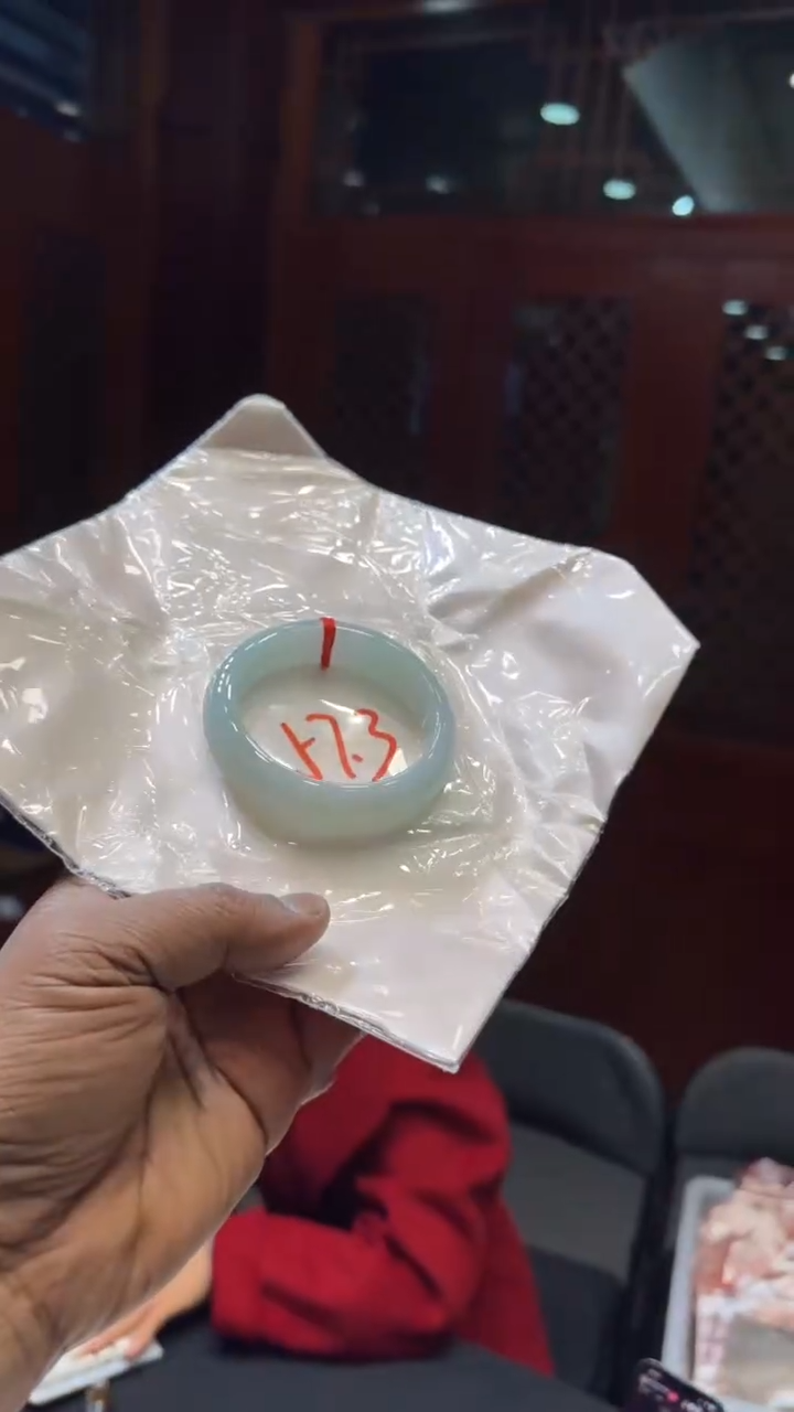 【闪购商品】翡翠手镯未镶嵌手镯