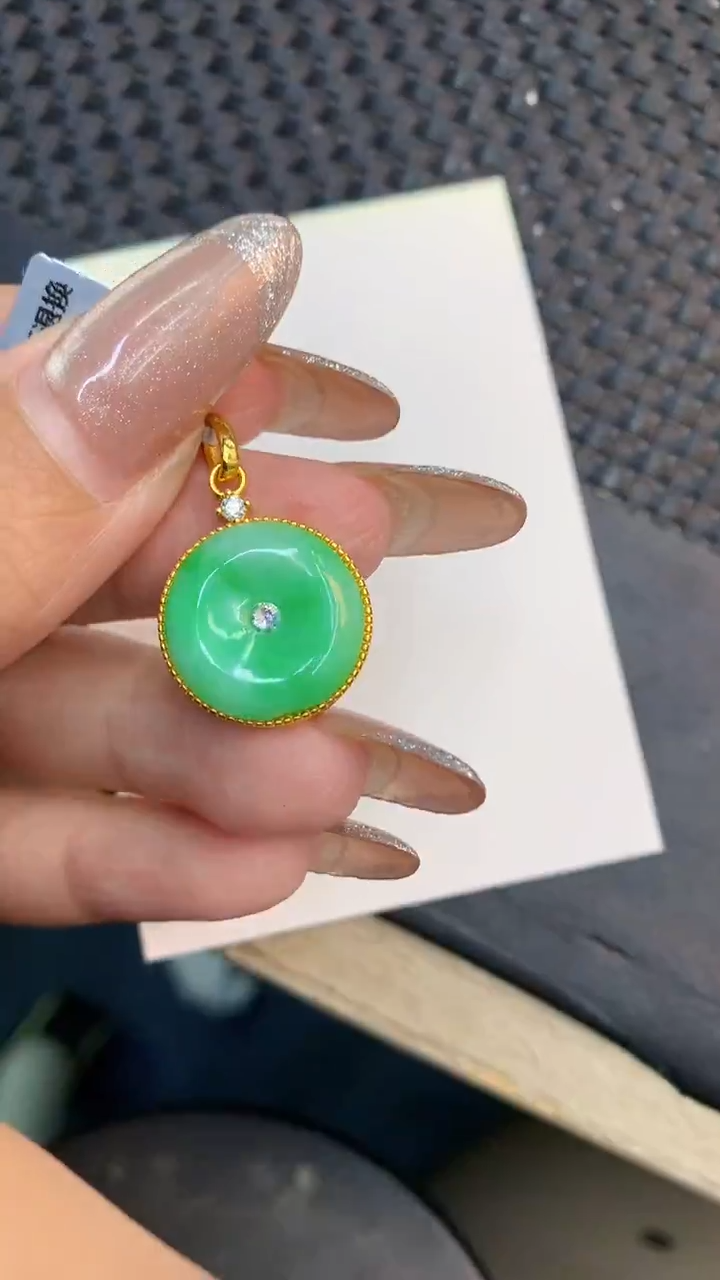 颈饰未镶嵌翡翠1