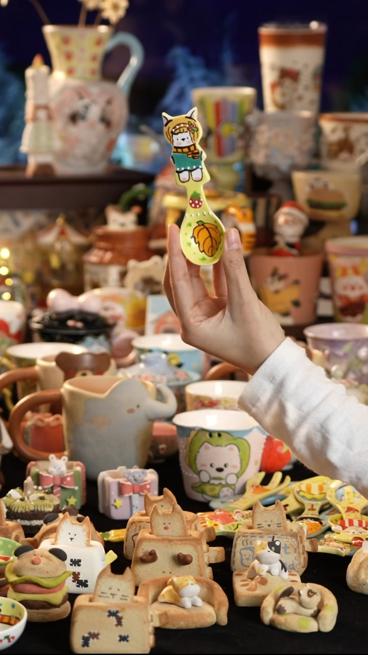 摆件陶景德镇釉下彩手绘设计师款陶瓷