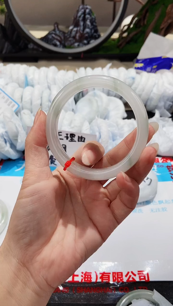 【闪购商品】石英质玉手镯未镶嵌117-60