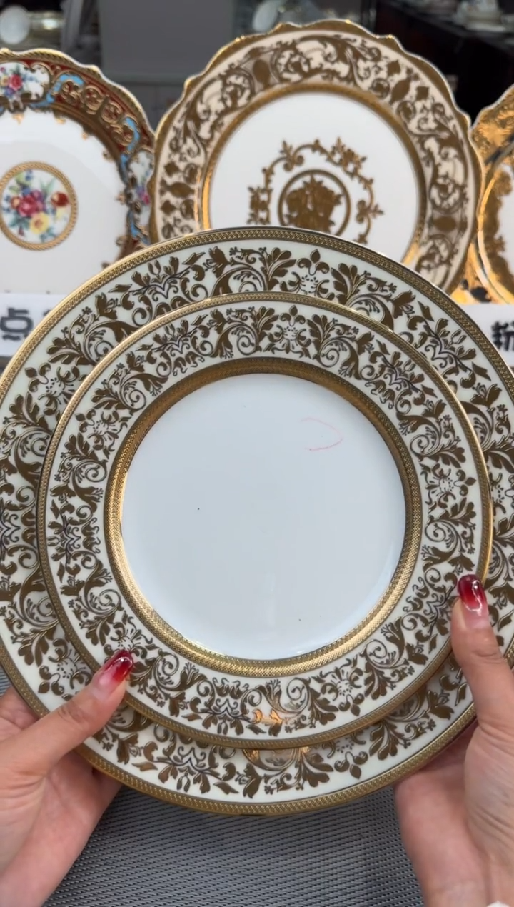 【闪购商品】瓷片10.5+8大小摆台 瑕 福利价