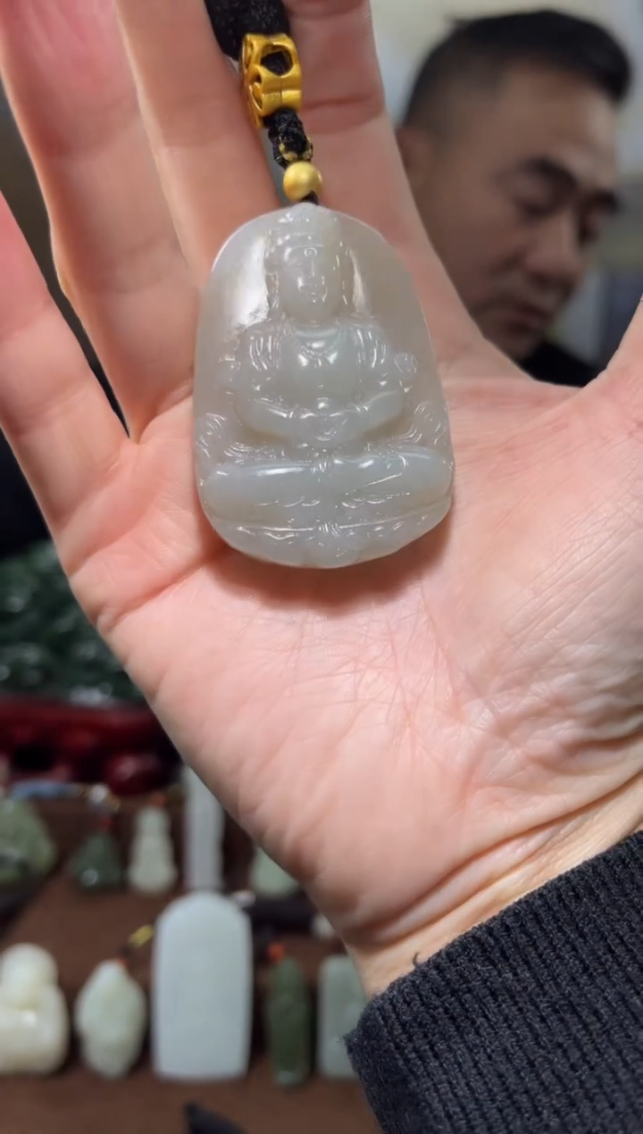 颈饰未镶嵌和田玉·