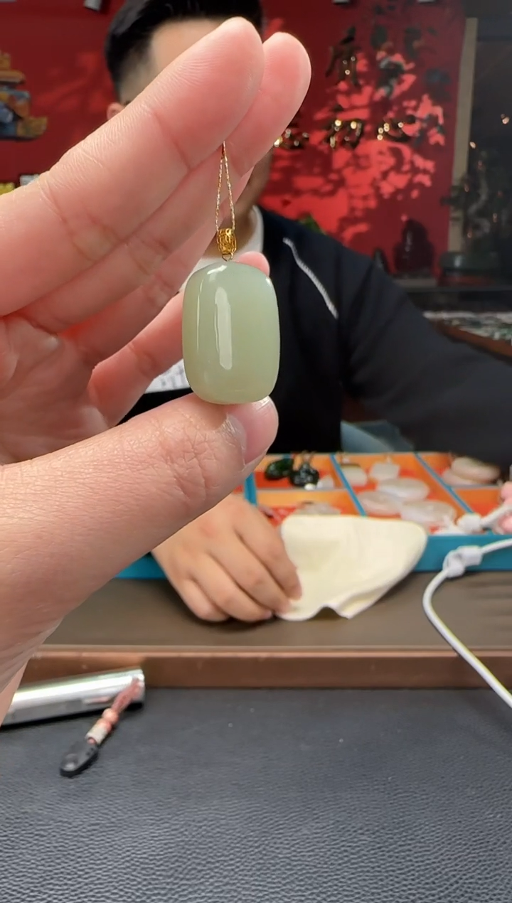 【闪购商品】和田玉颈饰18K金镶嵌高冰晴无事牌