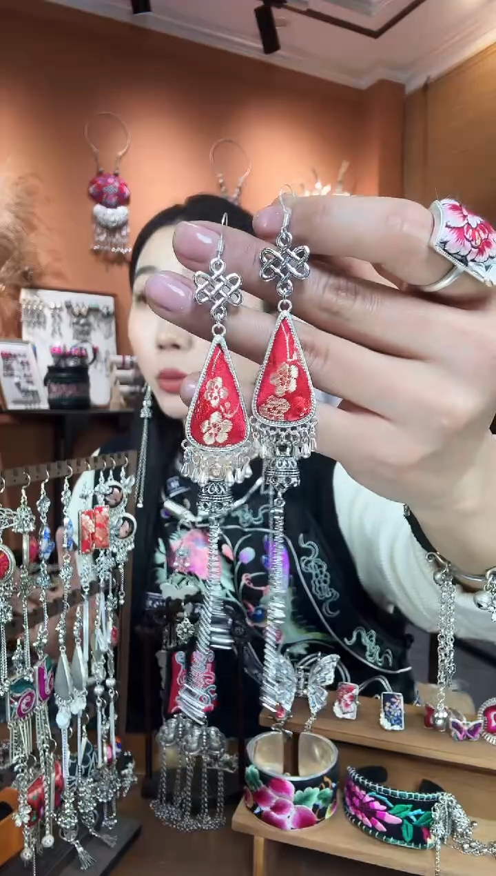 【闪购商品】刺绣纯手工民族风耳环