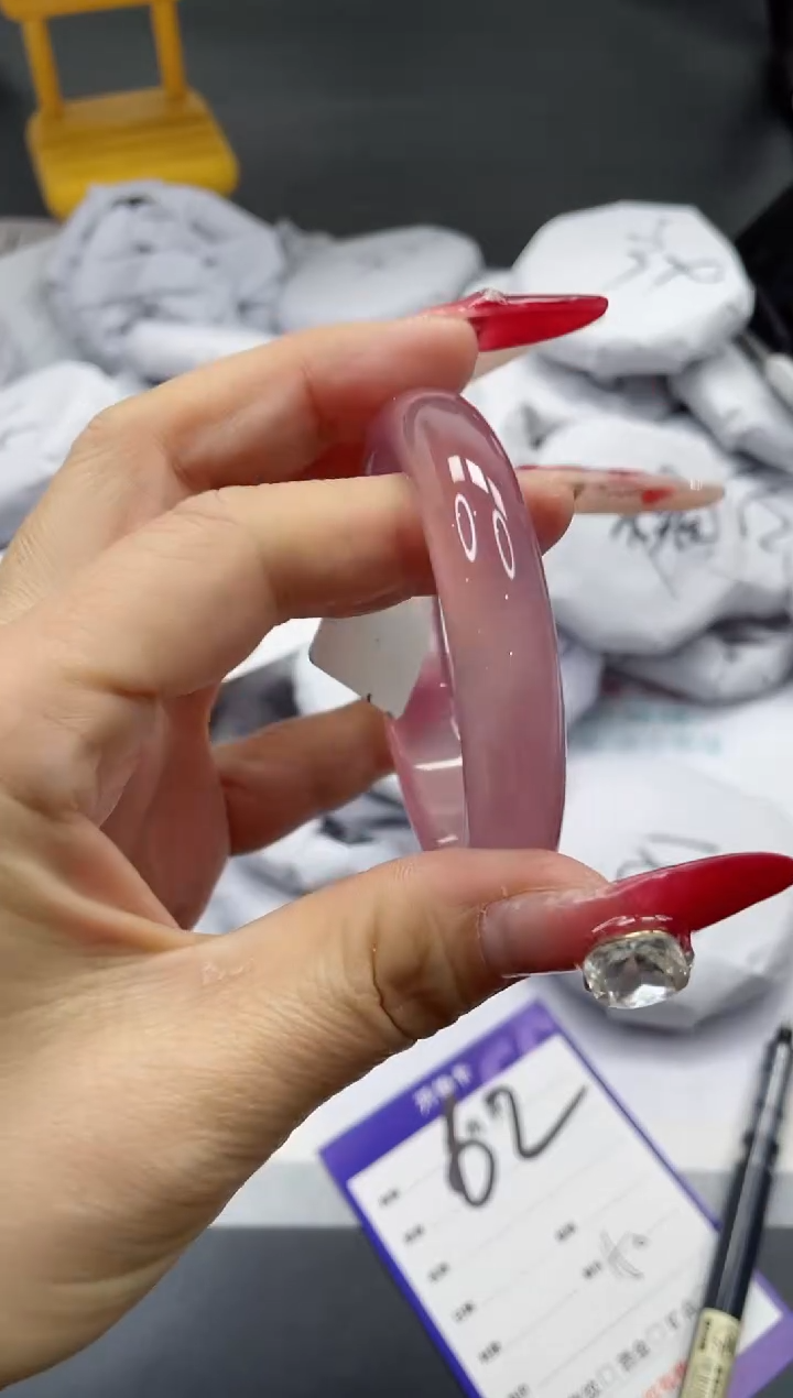 【闪购商品】石英质玉手镯未镶嵌62