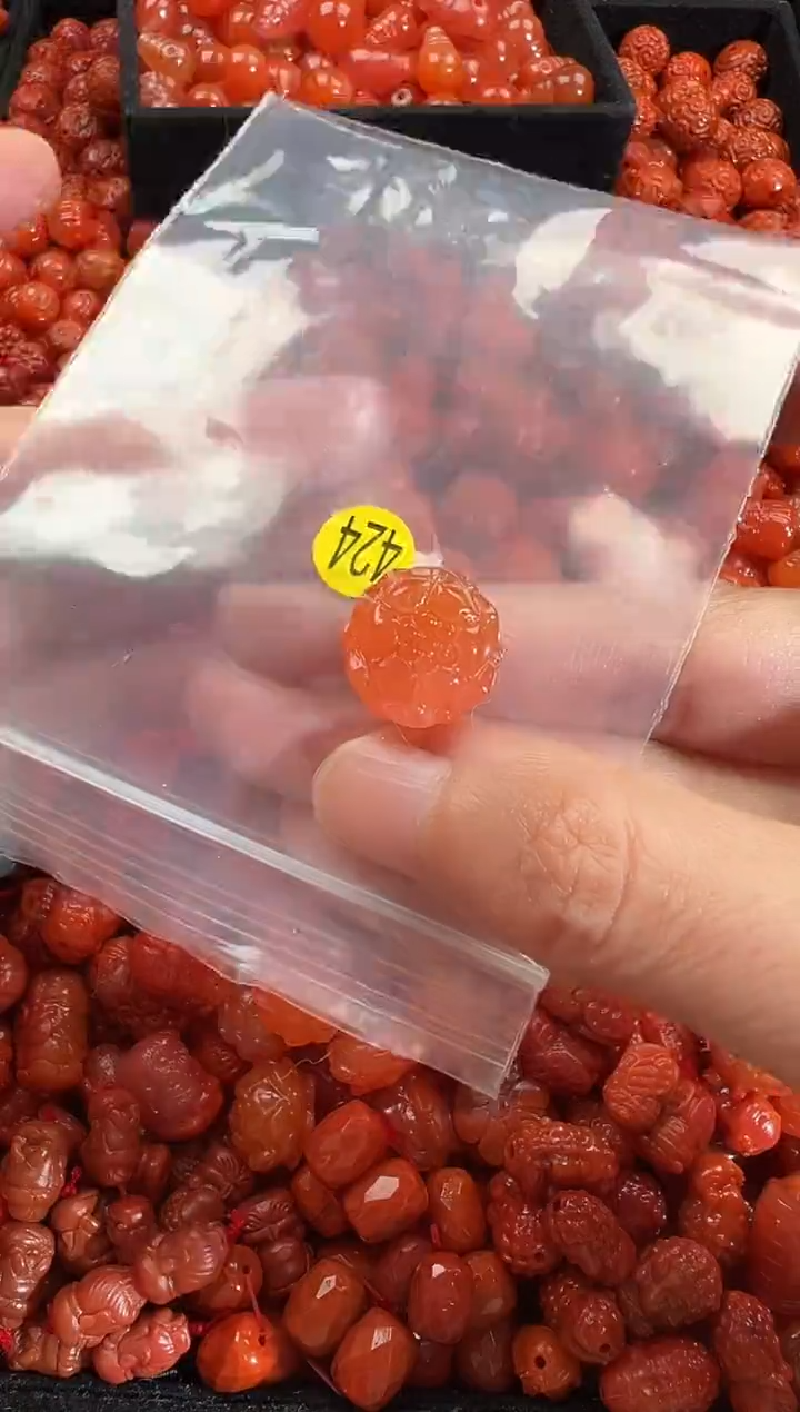 颈饰未镶嵌南红玛瑙1