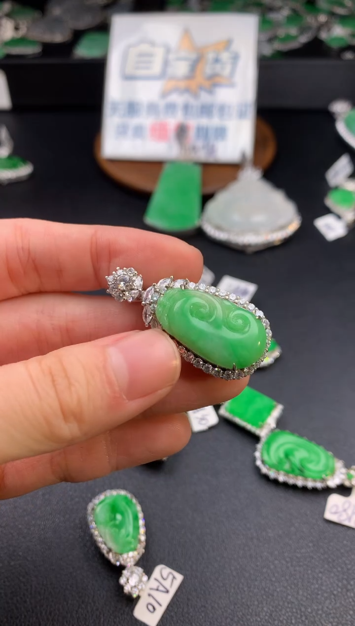 【闪购商品】翡翠颈饰银S925镶嵌翡翠