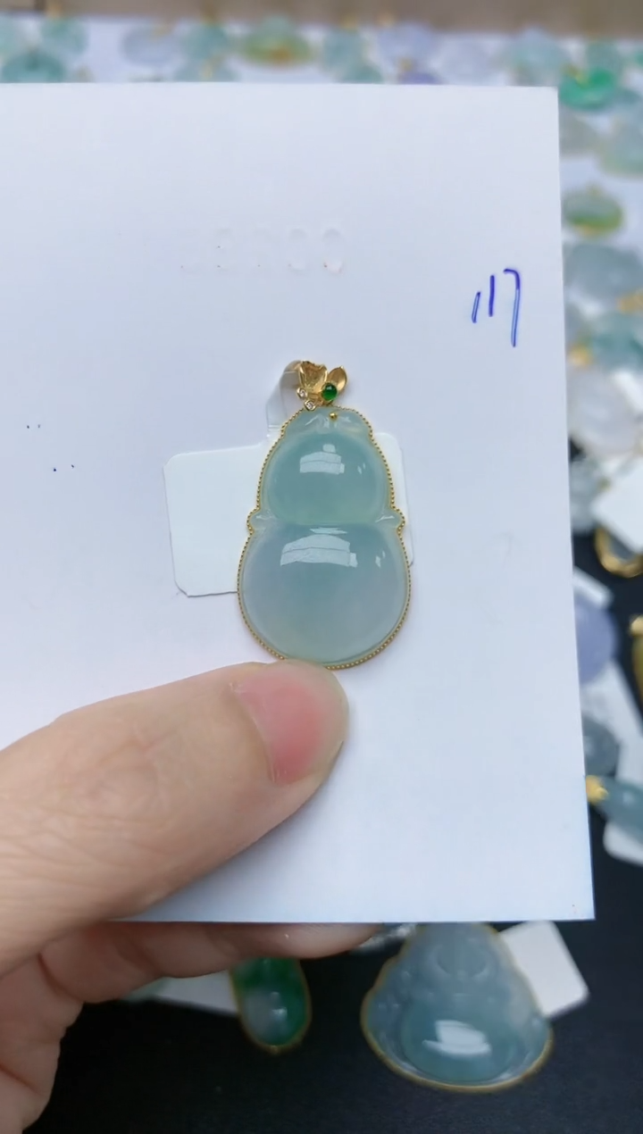 翡翠18K金镶嵌颈饰天然翡翠A货