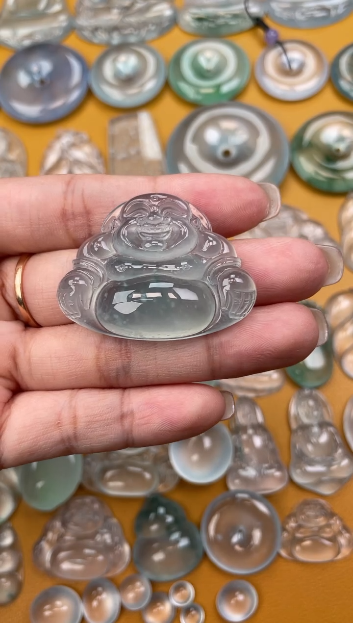 翡翠未镶嵌吊坠(不含链)佛公 30.2 40.7 8.8