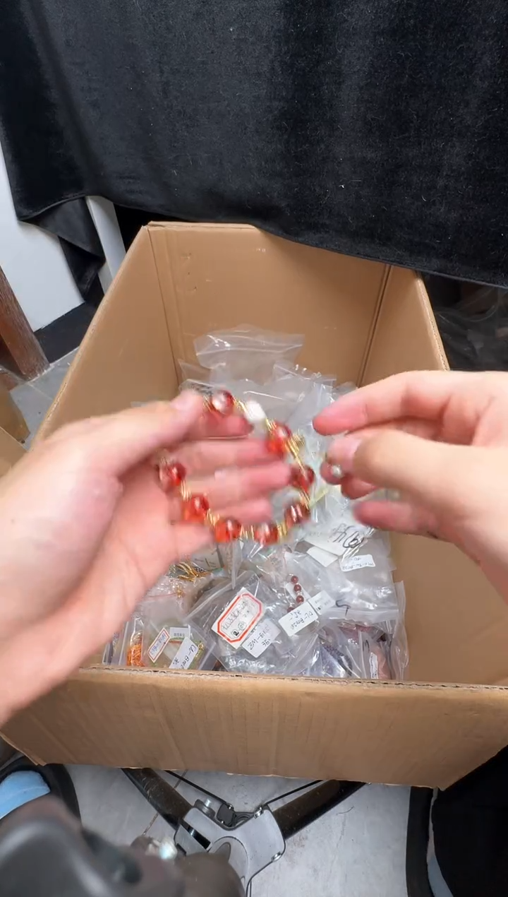 【闪购商品】水晶手链未镶嵌上3红较