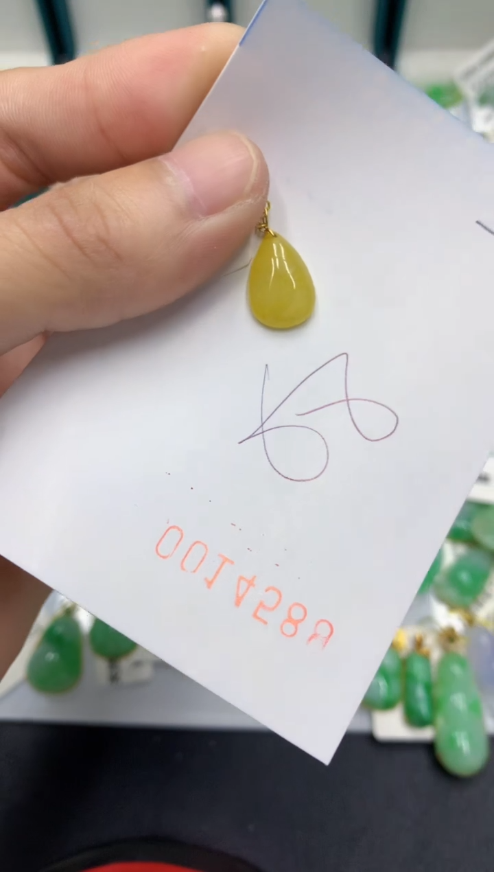 【闪购商品】翡翠颈饰18K金镶嵌翡翠