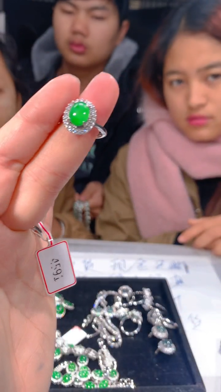 【闪购商品】定制翡翠未镶嵌43多样性发货（发其一）