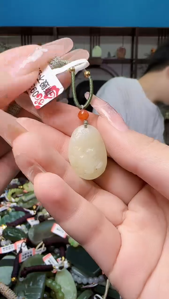 颈饰未镶嵌和田玉多样性发一