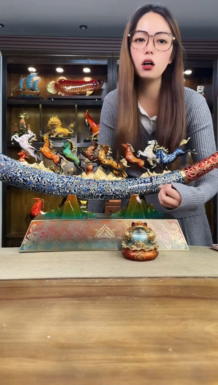 黄铜风**吹大漆象牙 八骏马 黄铜摆件 长度 88厘米