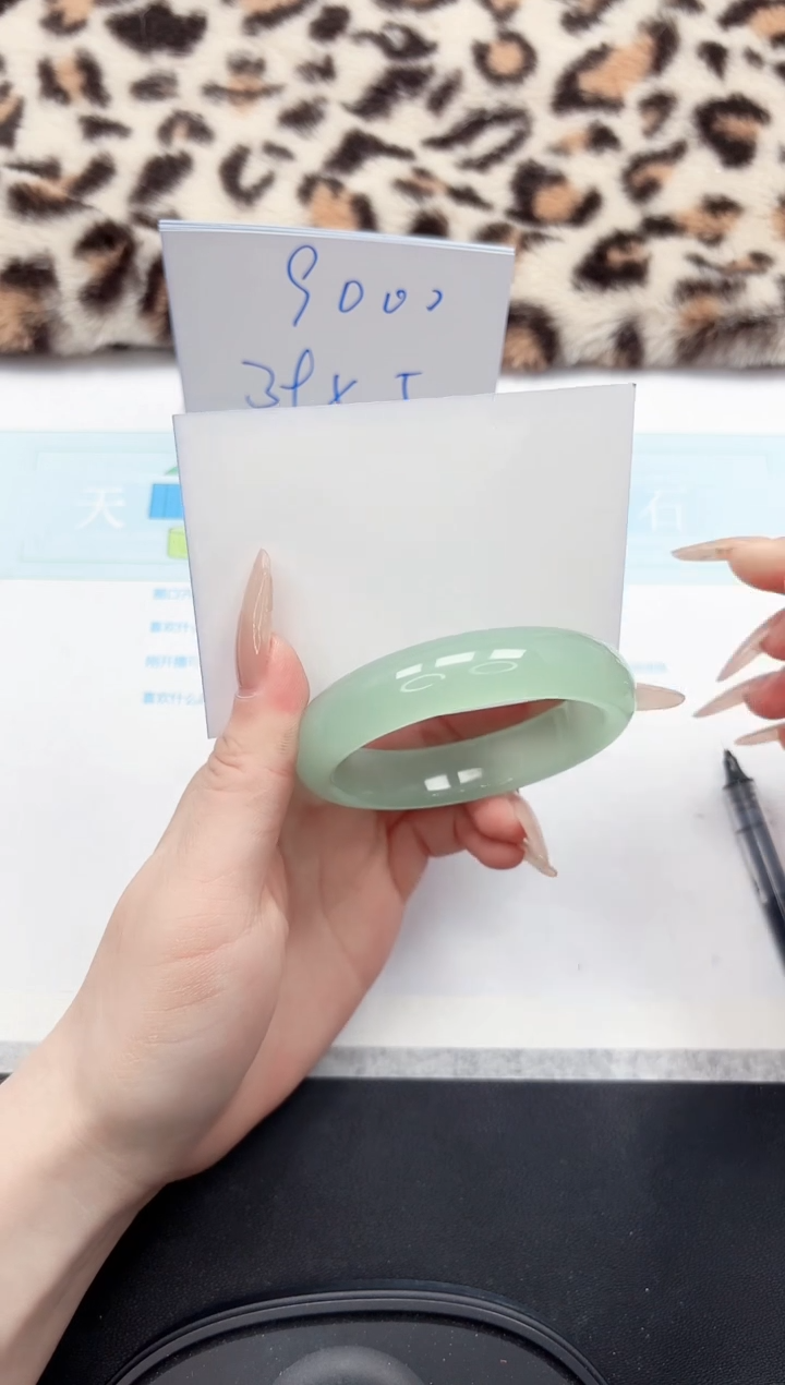 【闪购商品】石英质玉手镯未镶嵌81-61