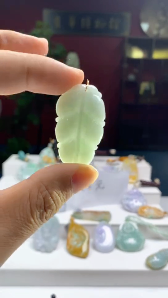 翡翠未镶嵌颈饰翡翠