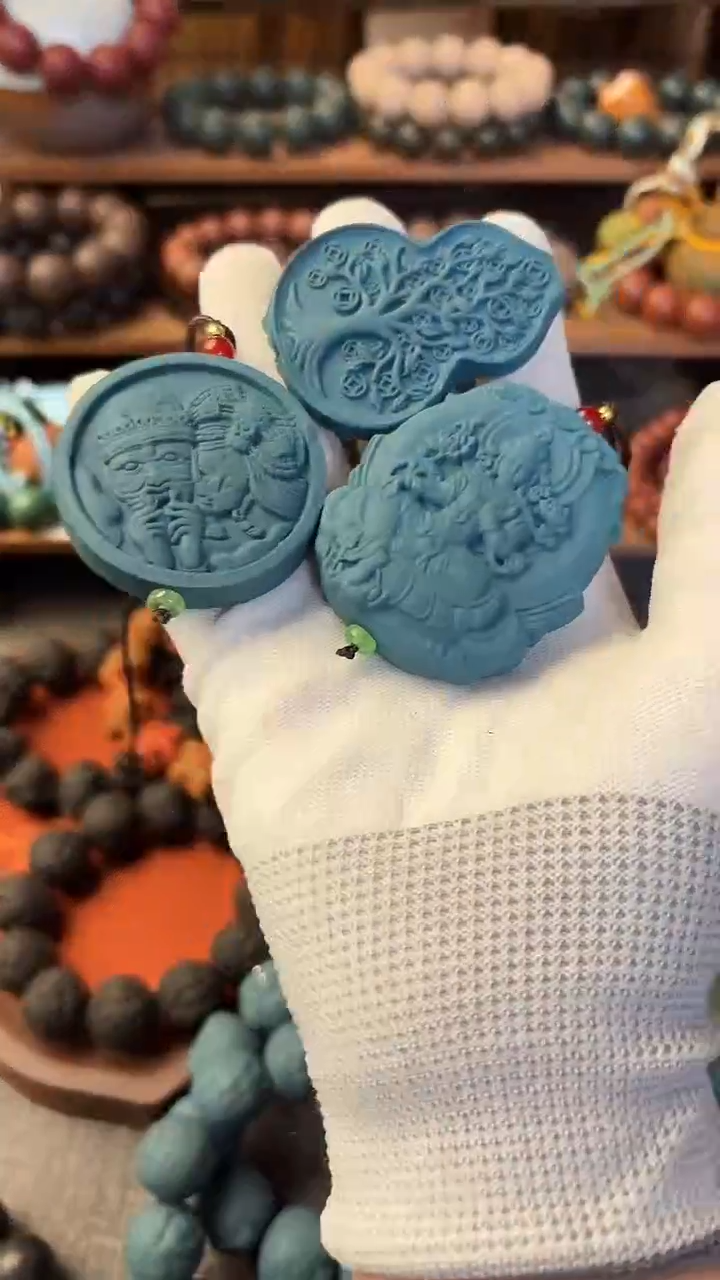 泥塑棋楠龙涎香牌三个一起