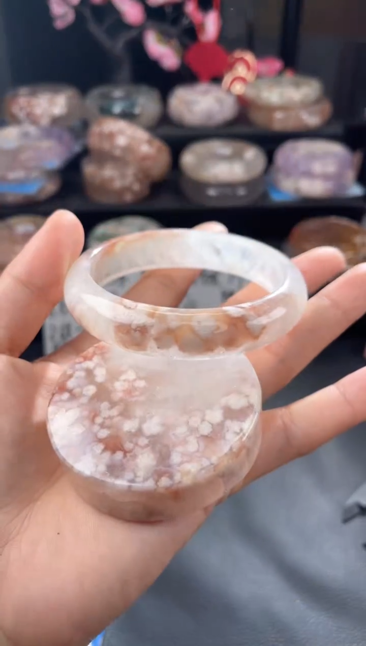 【闪购商品】石英质玉手镯未镶嵌61