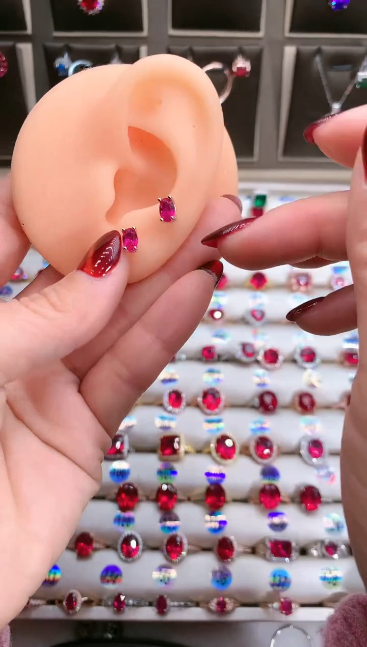 【闪购商品】红宝石耳饰银S925镶嵌46白