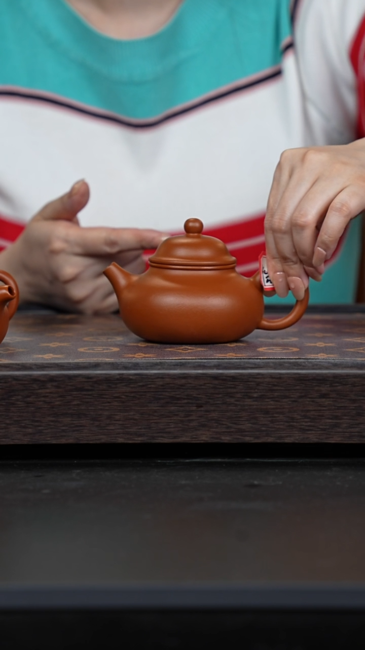 茶壶紫砂微瑕鹅黄朱泥容天