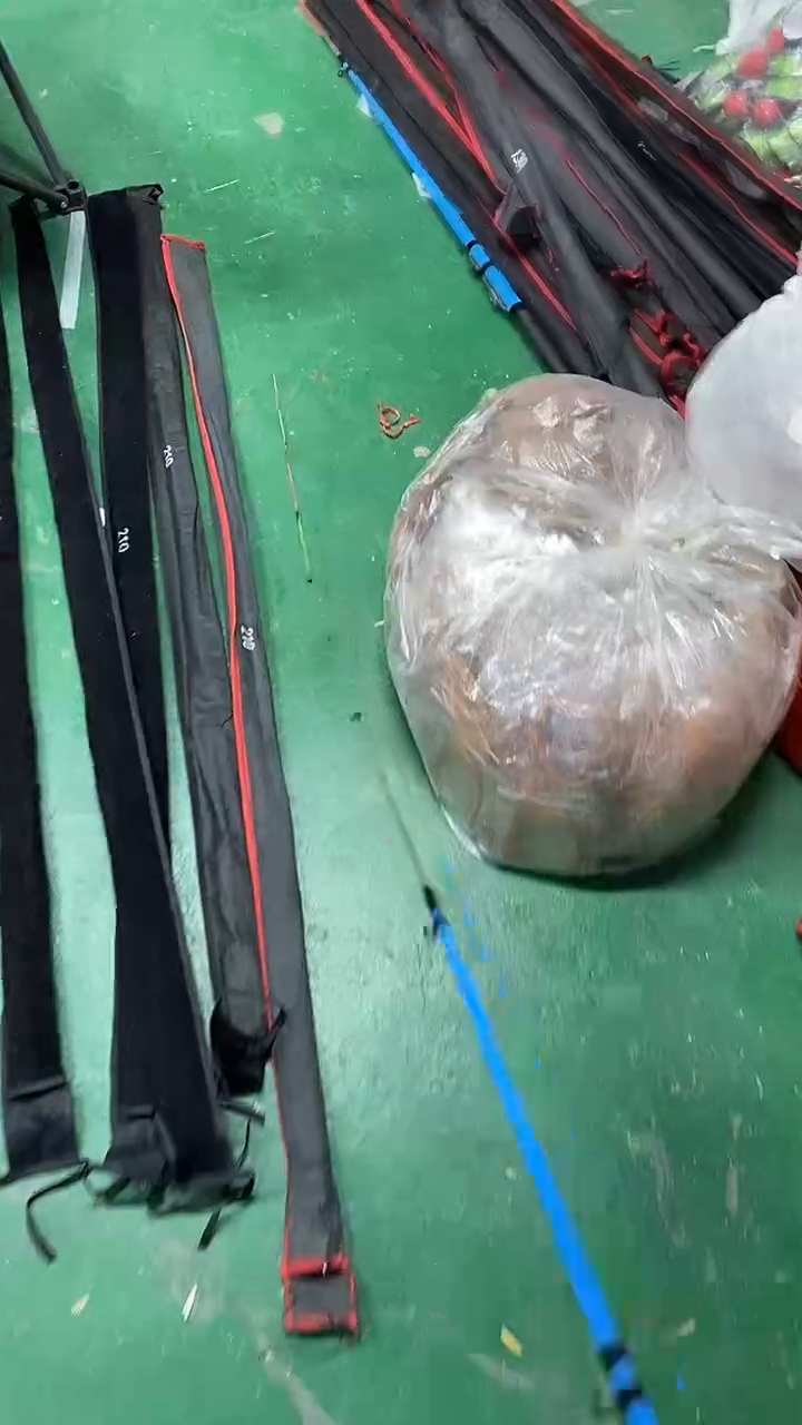 2.1米筏竿三根微瑕颜色随机