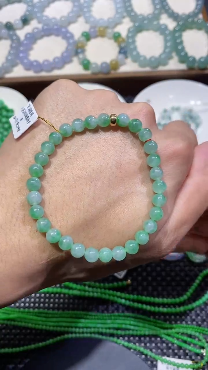 翡翠散珠卡6加飘花搭配金珠