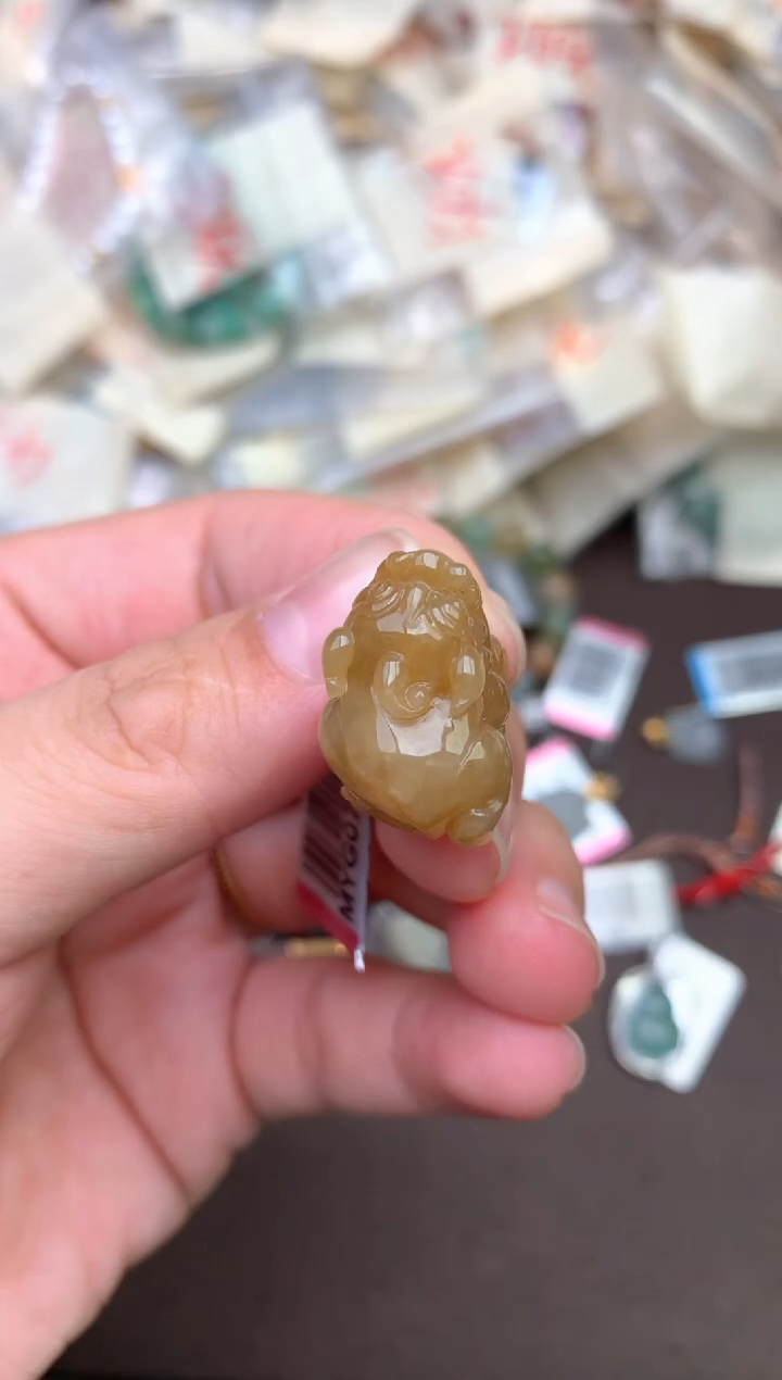 翡翠挂件未镶嵌一