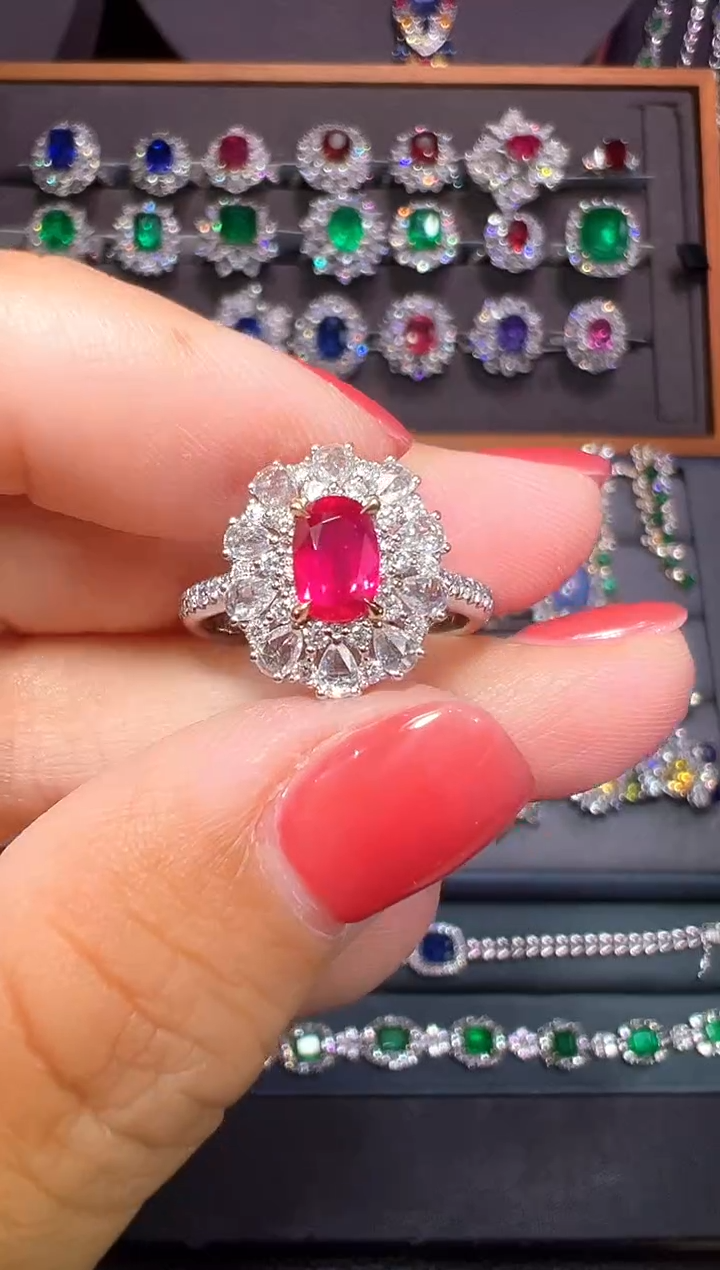 18K金镶嵌戒指红宝石AIGS 无烧鸽 1.07克拉