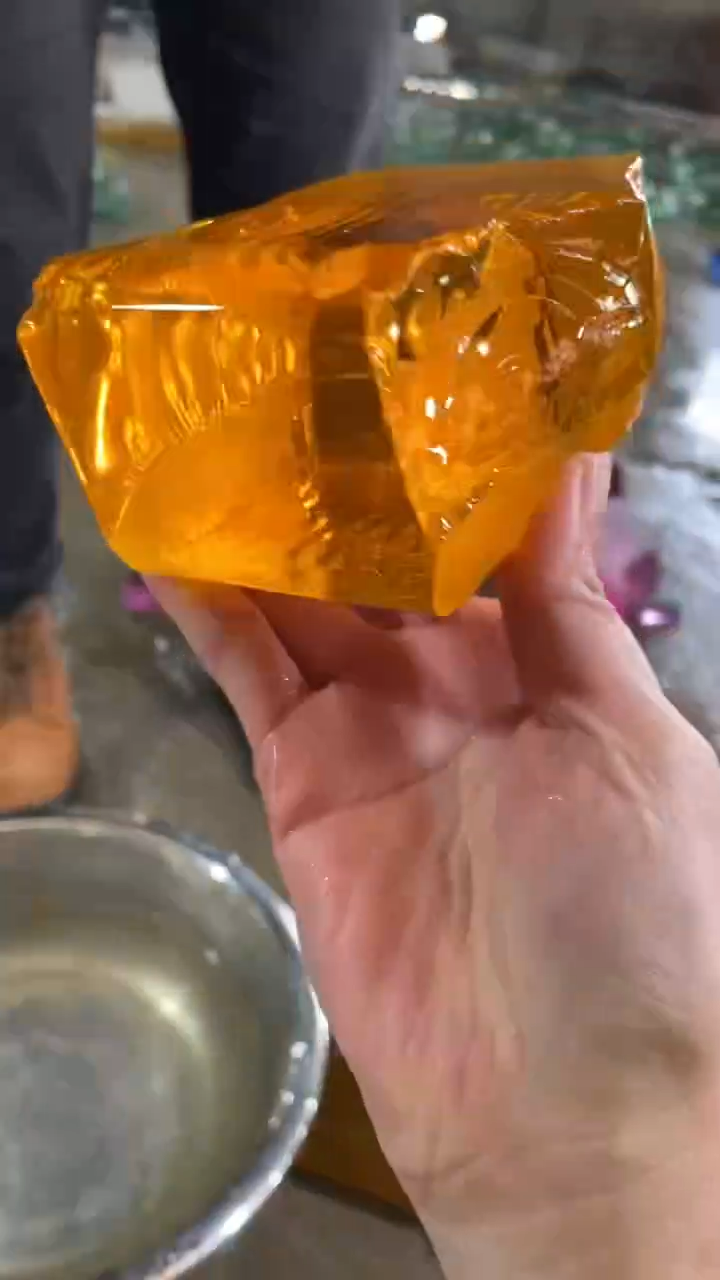 新疆五彩石原石摆件